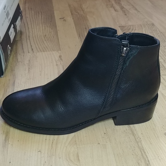 NIB Blondo Leather Ankle Booties 8 Waterproof - Picture 4 of 16